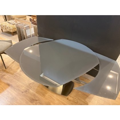 Oliver 130-190cm Extending Dining Table (Showroom Clearance) Oliver 130-190cm Extending Dining Table (Showroom Clearance)