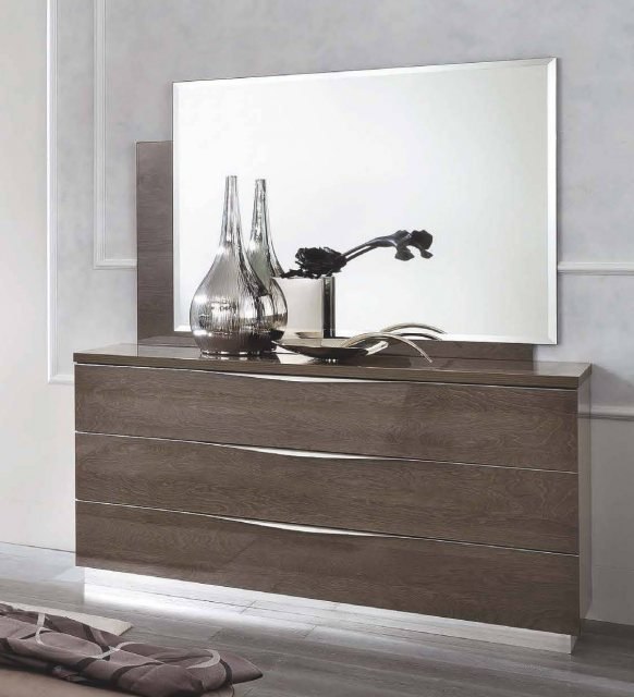 Platinum 3 Drawer Dresser by Camel Group