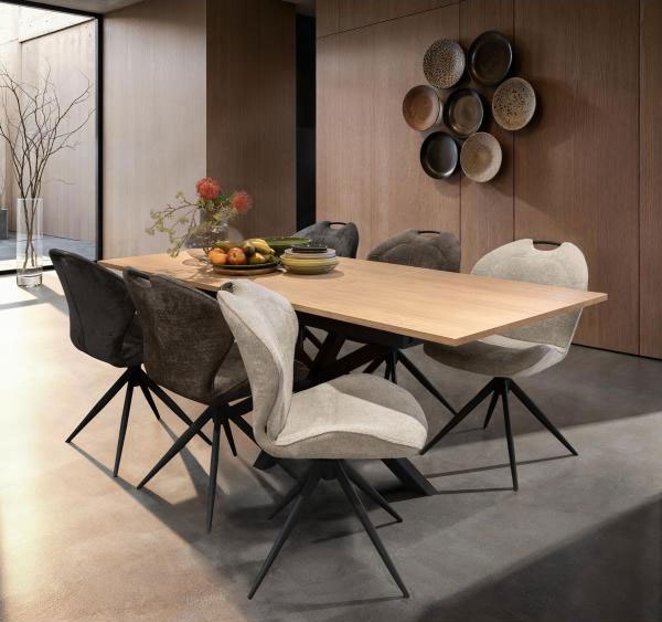 Chesterfield 200-250 x 90cm Extending Dining Table (Straight Version) by MaxFurn Chesterfield 200-250 x 90cm Extending Dining Table (Straight Version) by MaxFurn